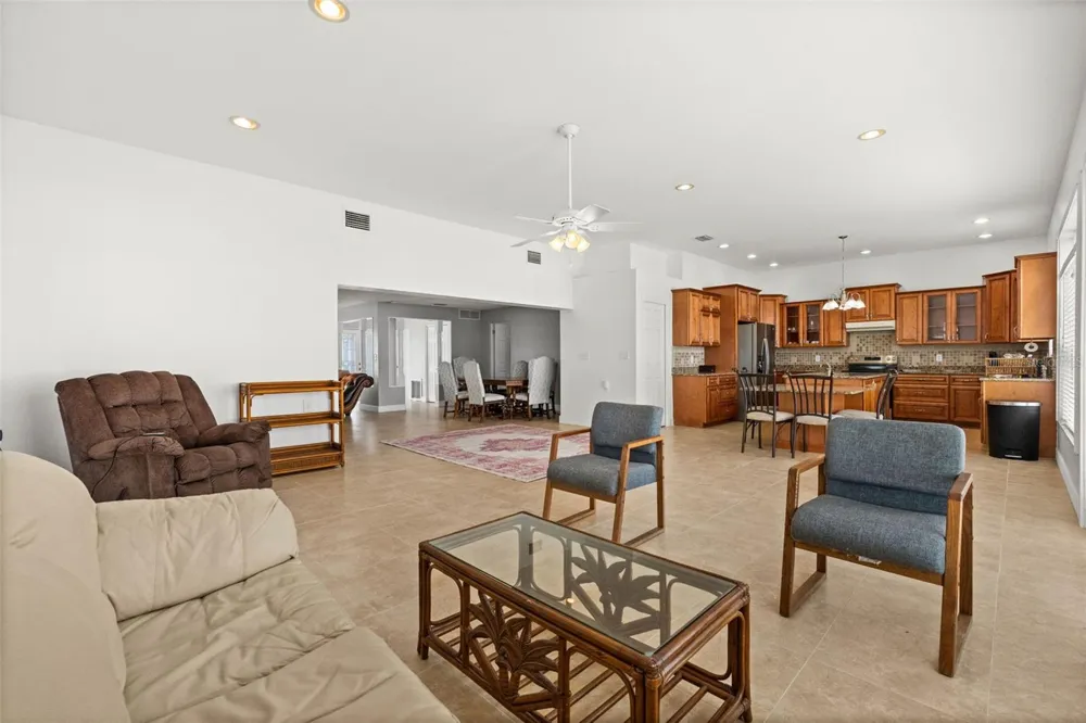 710 116TH AVENUE Treasure Island, FL 33706