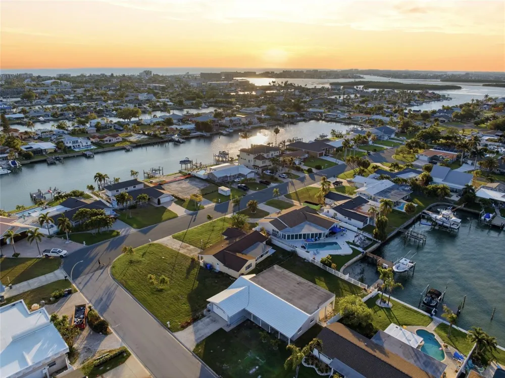 710 116TH AVENUE Treasure Island, FL 33706