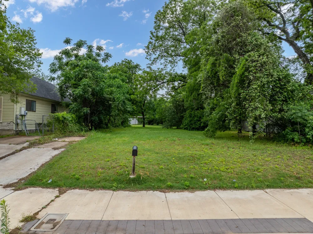 1116 Elm Street Waco, TX 76704