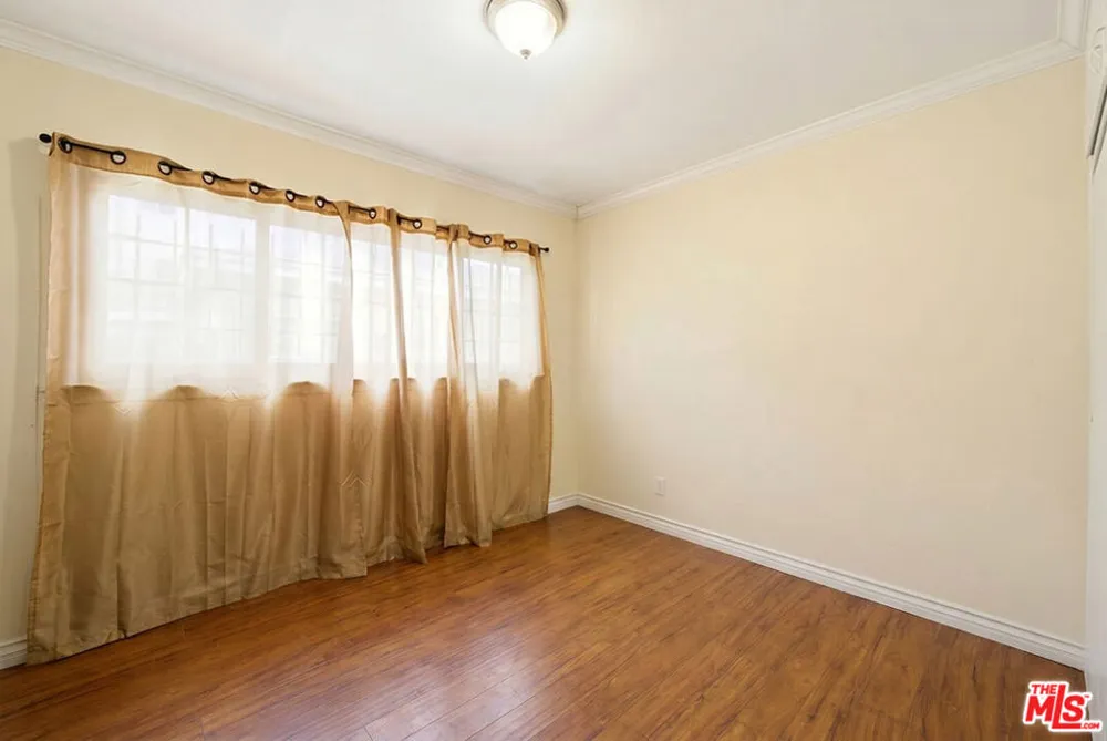10025 S Western Avenue Los Angeles, CA 90047