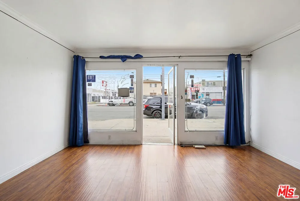 10025 S Western Avenue Los Angeles, CA 90047