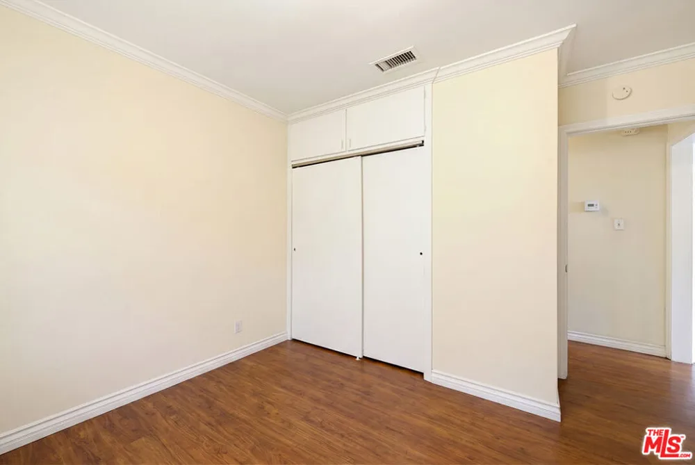 10025 S Western Avenue Los Angeles, CA 90047