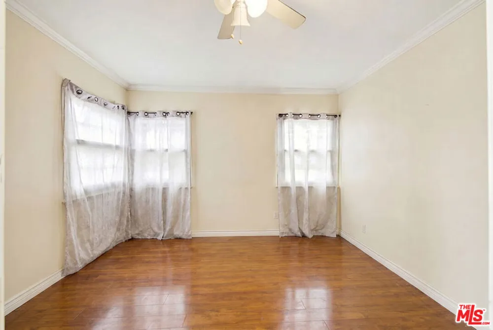 10025 S Western Avenue Los Angeles, CA 90047