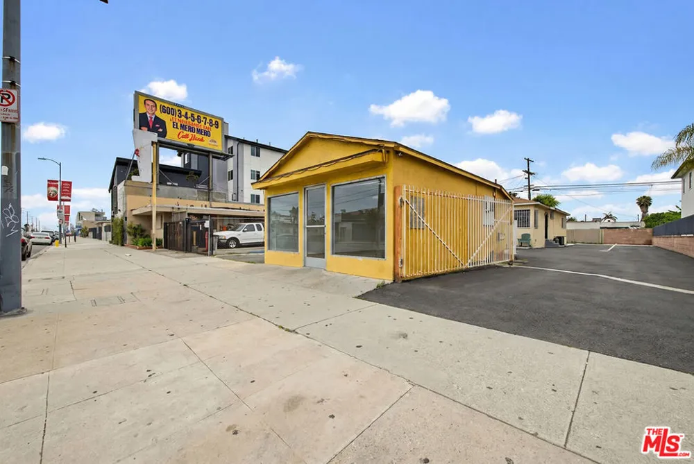 10025 S Western Avenue Los Angeles, CA 90047