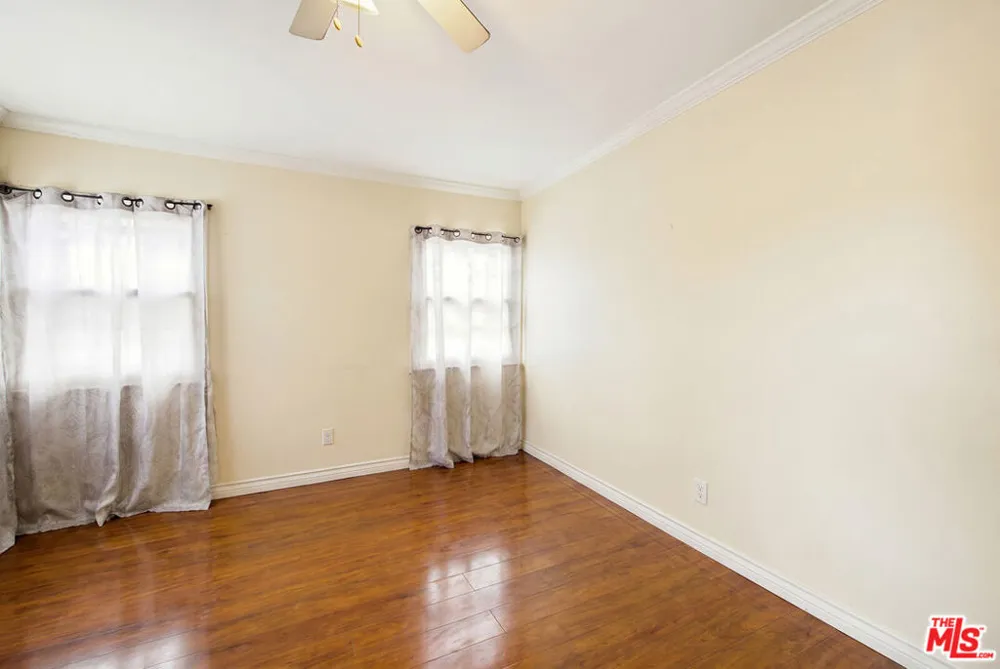 10025 S Western Avenue Los Angeles, CA 90047