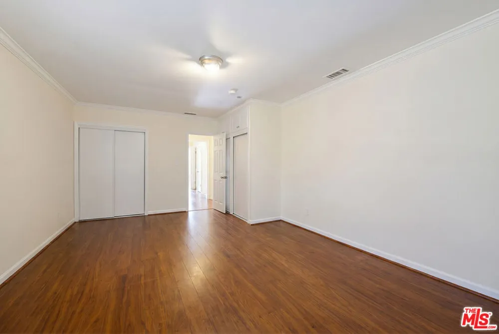 10025 S Western Avenue Los Angeles, CA 90047