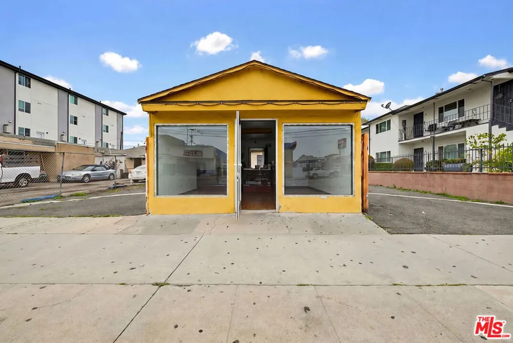 10025 S Western Avenue Los Angeles, CA 90047
