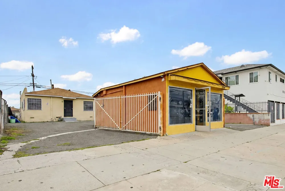 10025 S Western Avenue Los Angeles, CA 90047