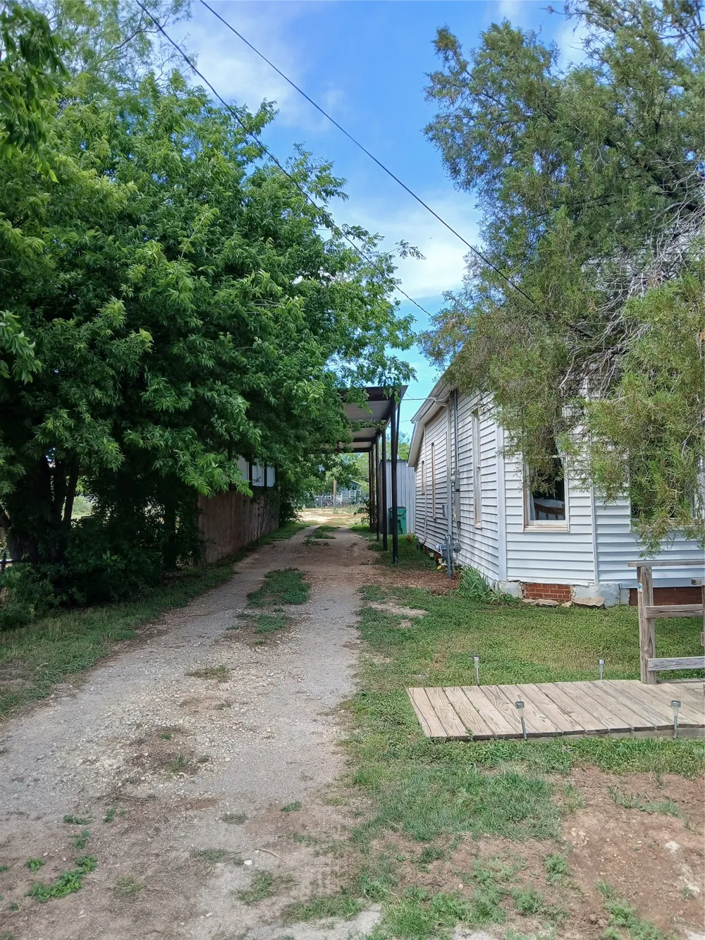 916 AUSTIN STREET Coleman, TX 76834