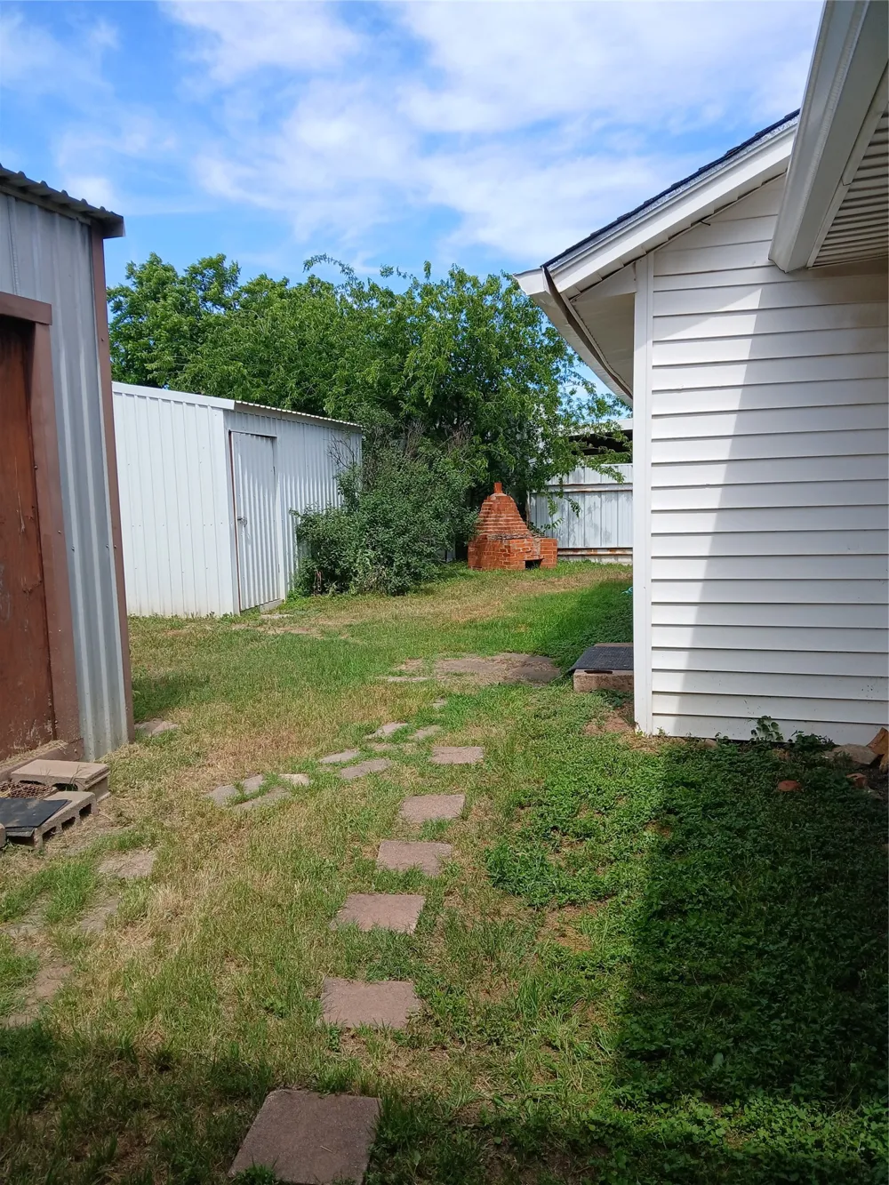 916 AUSTIN STREET Coleman, TX 76834