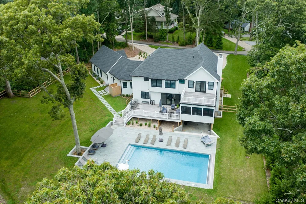 1350 Hortons Lane Southold, NY 11971