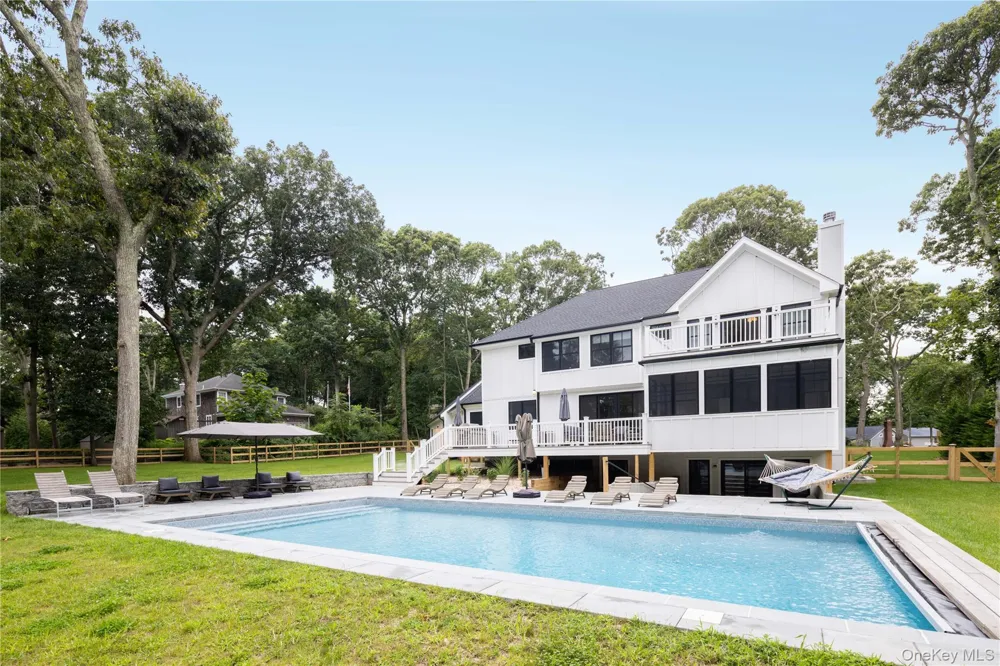 1350 Hortons Lane Southold, NY 11971