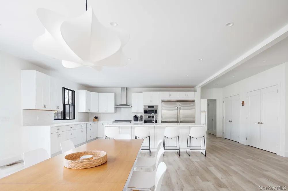 1350 Hortons Lane Southold, NY 11971