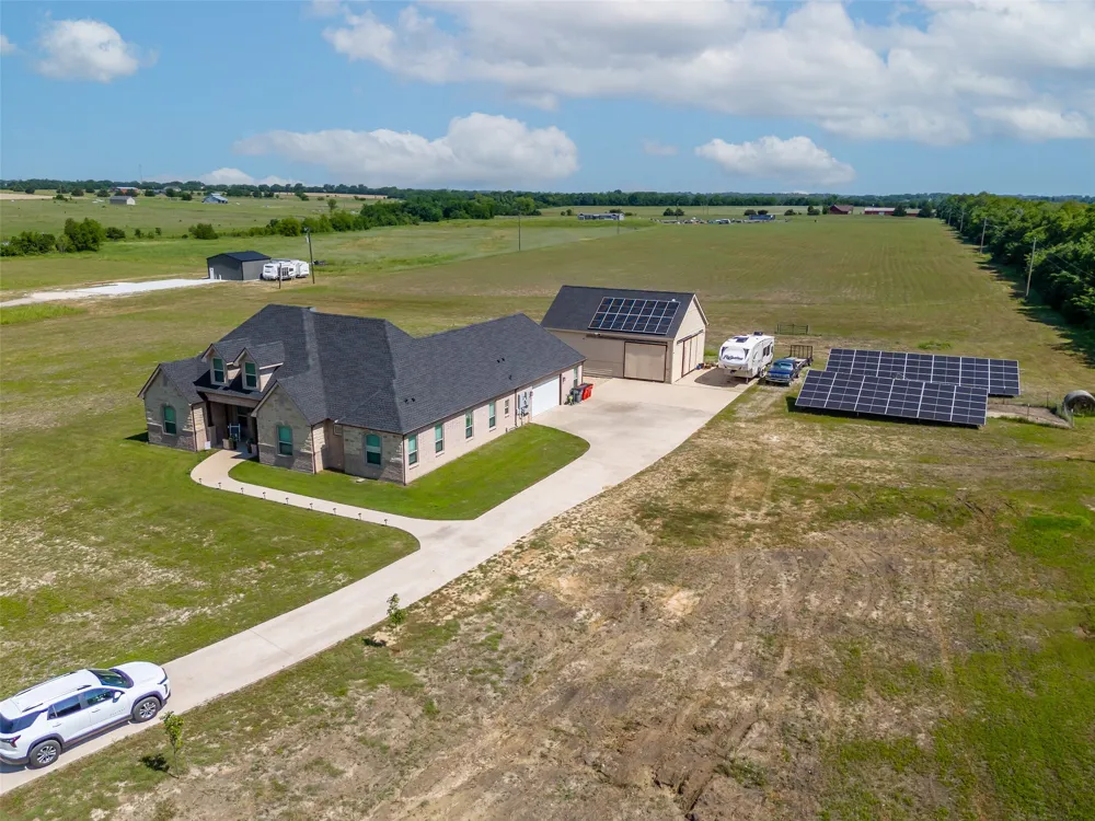 1221 FM 272 Leonard, TX 75452