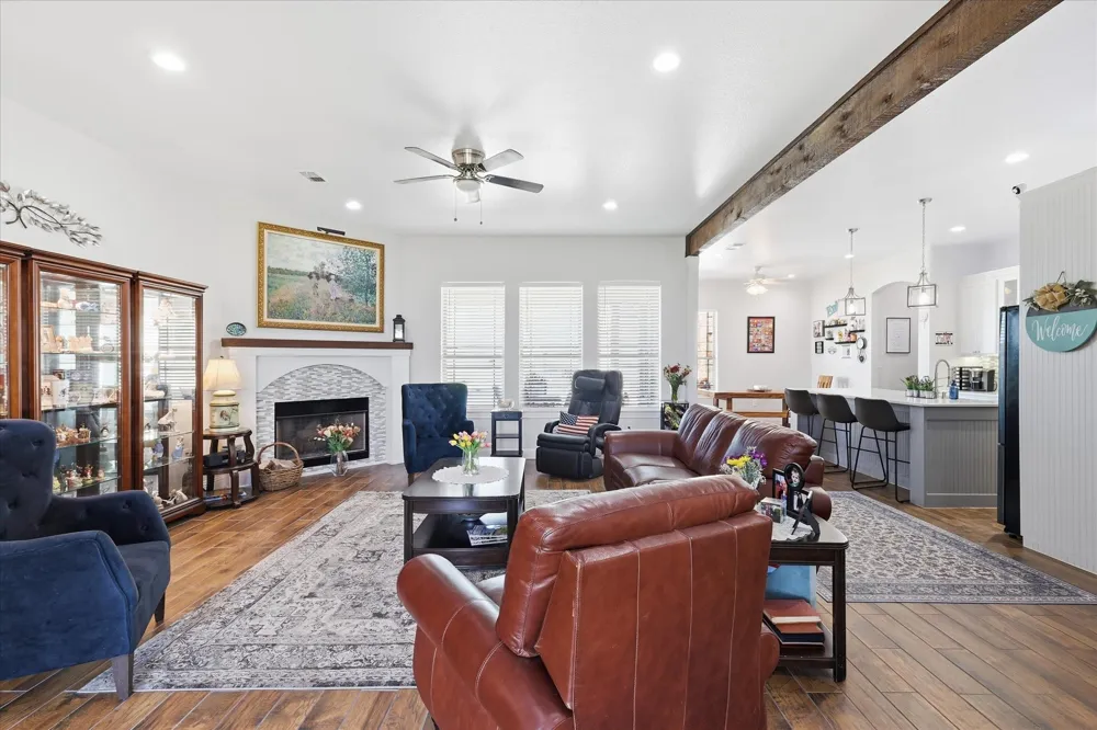 1221 FM 272 Leonard, TX 75452