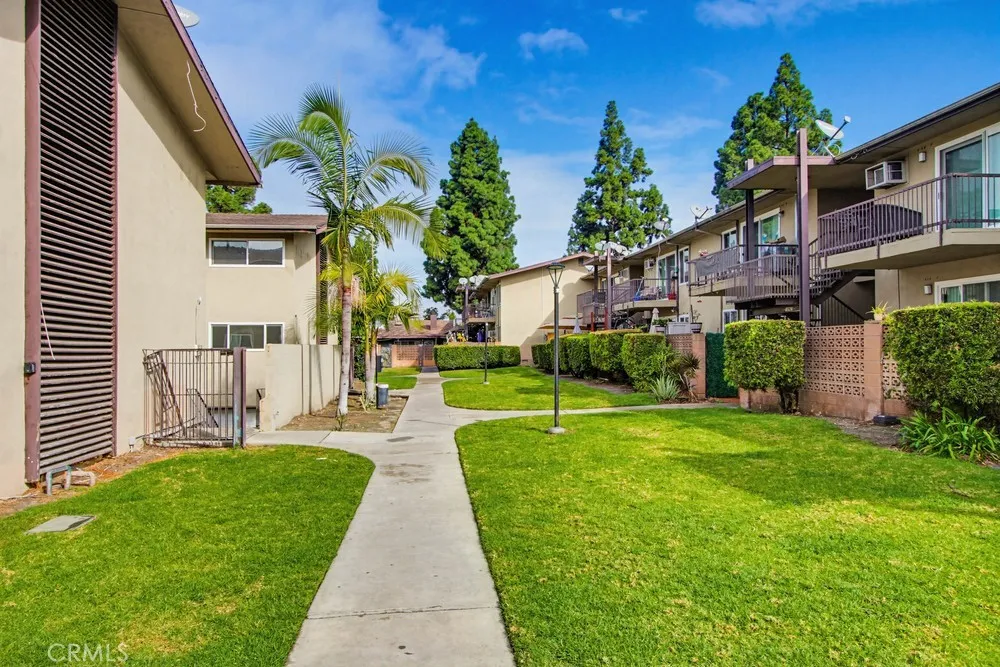 1860 W Glenoaks #L Anaheim, CA 92801