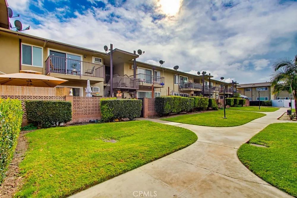 1860 W Glenoaks #L Anaheim, CA 92801