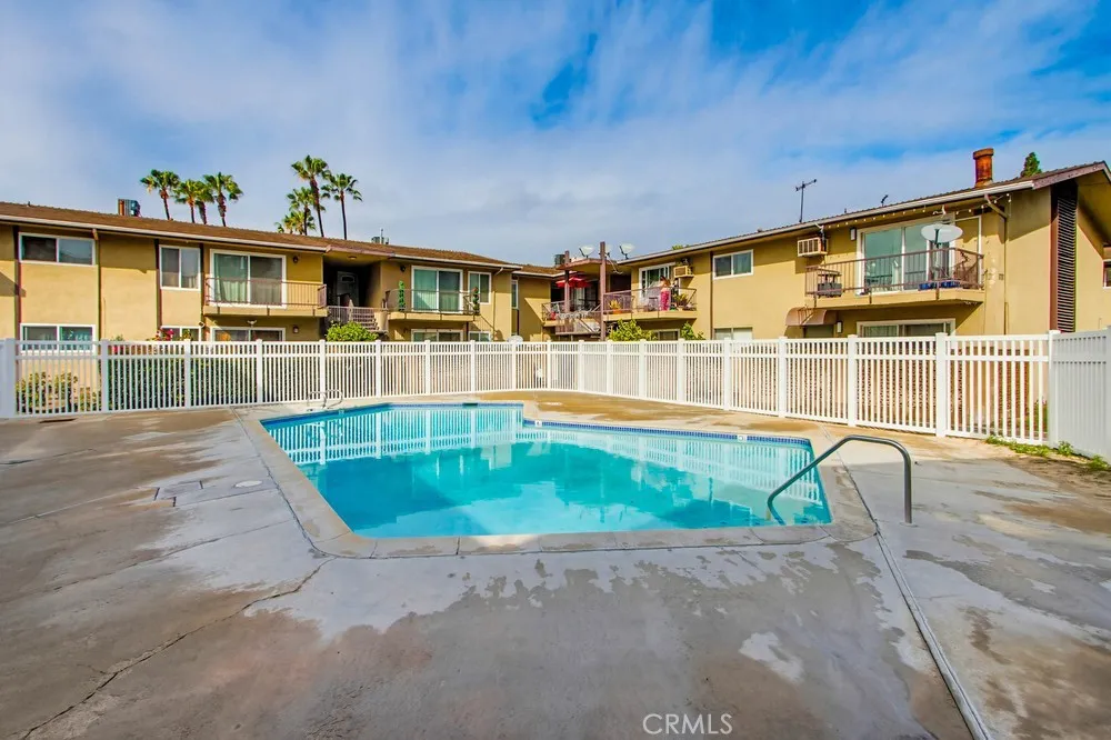 1860 W Glenoaks #L Anaheim, CA 92801
