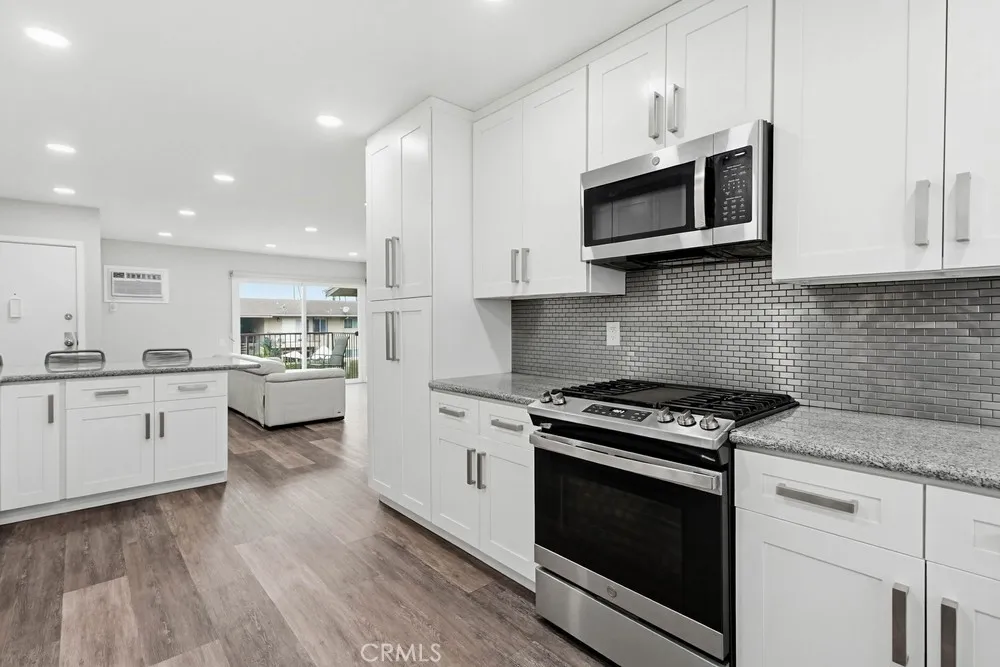 1860 W Glenoaks #L Anaheim, CA 92801