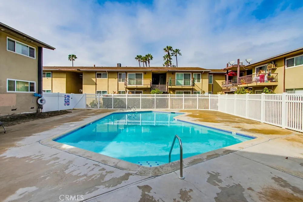 1860 W Glenoaks #L Anaheim, CA 92801