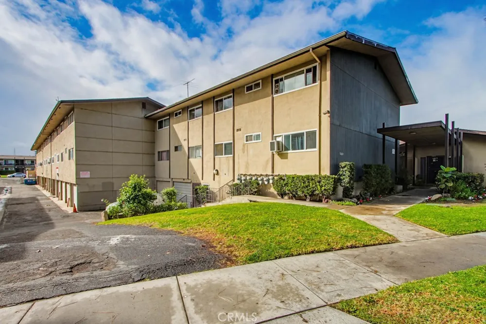 1860 W Glenoaks #L Anaheim, CA 92801