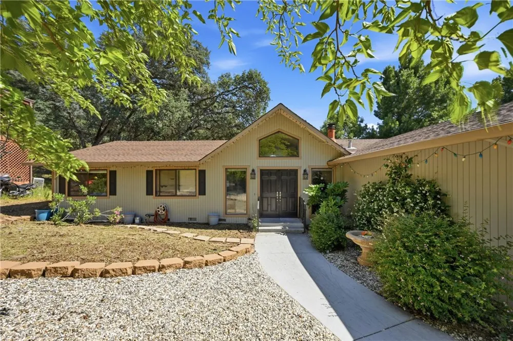 18670 Maple Leaf Court Hidden Valley Lake, CA 95467