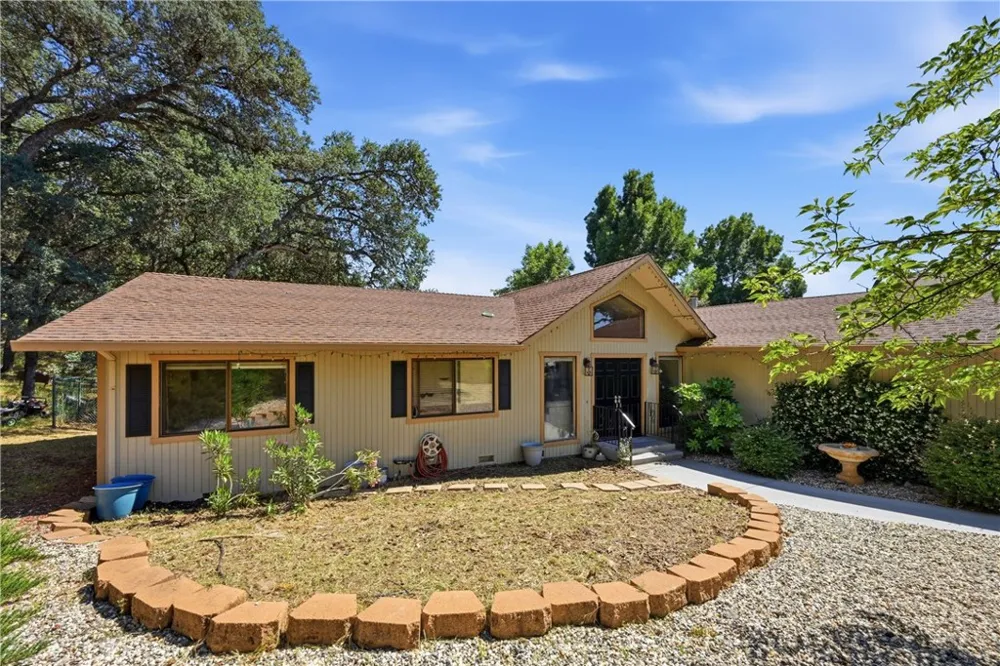 18670 Maple Leaf Court Hidden Valley Lake, CA 95467