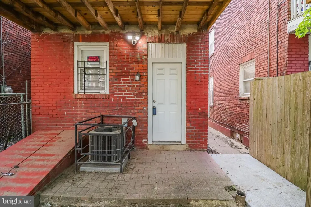 2251 LOGAN STREET Harrisburg, PA 17110