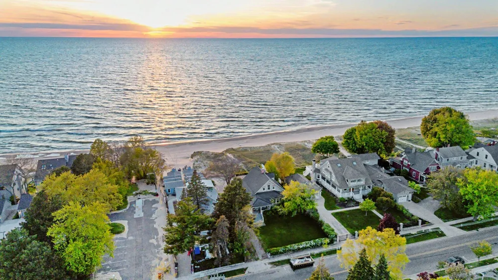 409 Shore Drive South Haven City, MI 49090
