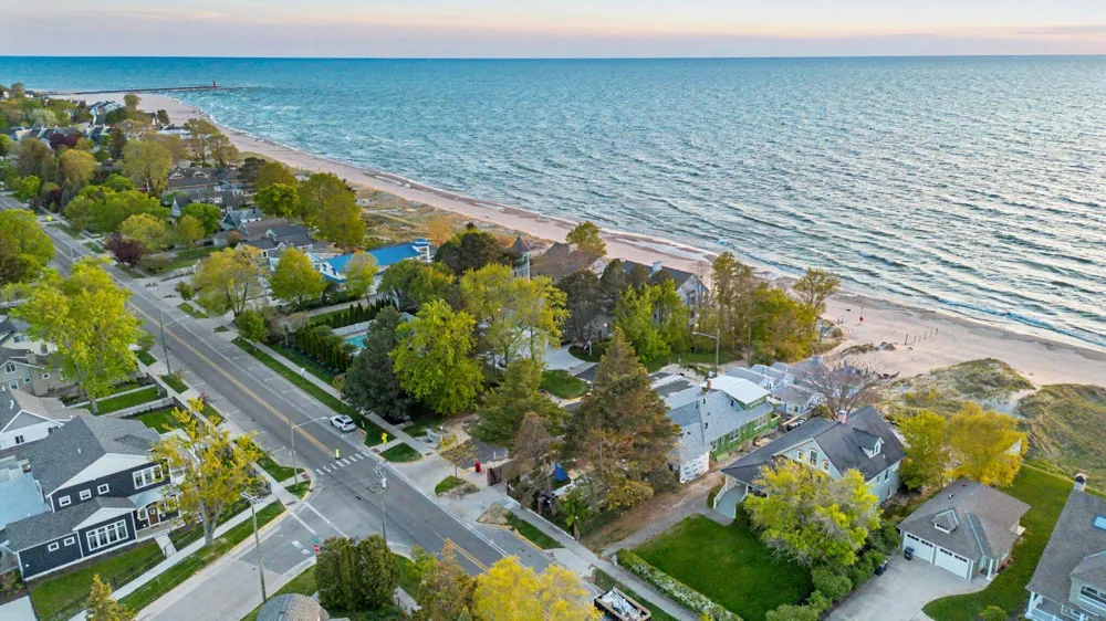409 Shore Drive South Haven City, MI 49090