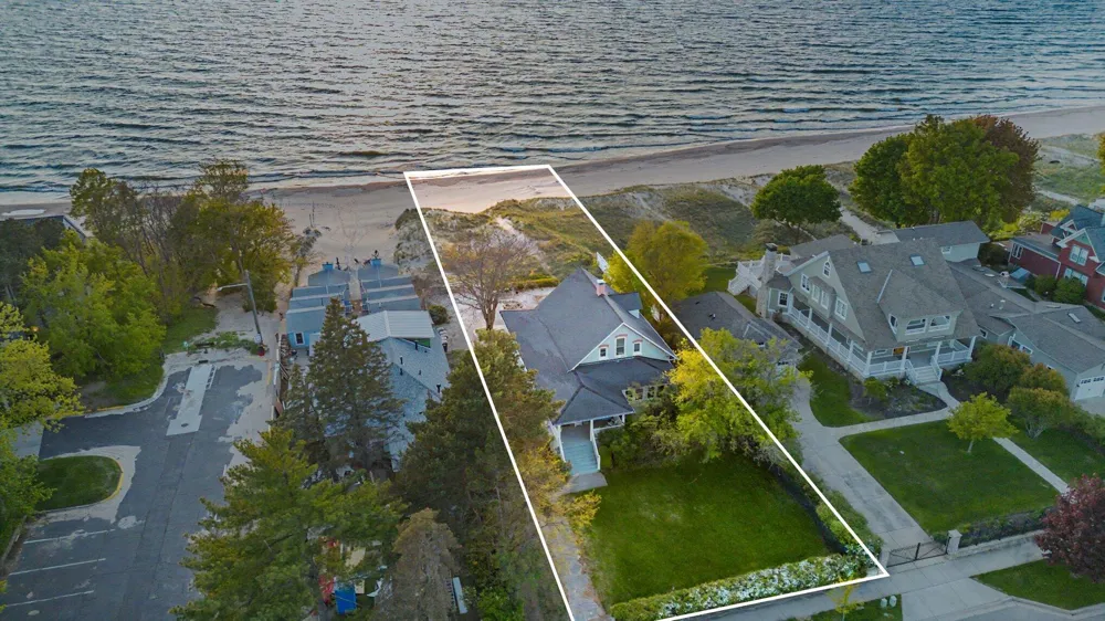 409 Shore Drive South Haven City, MI 49090