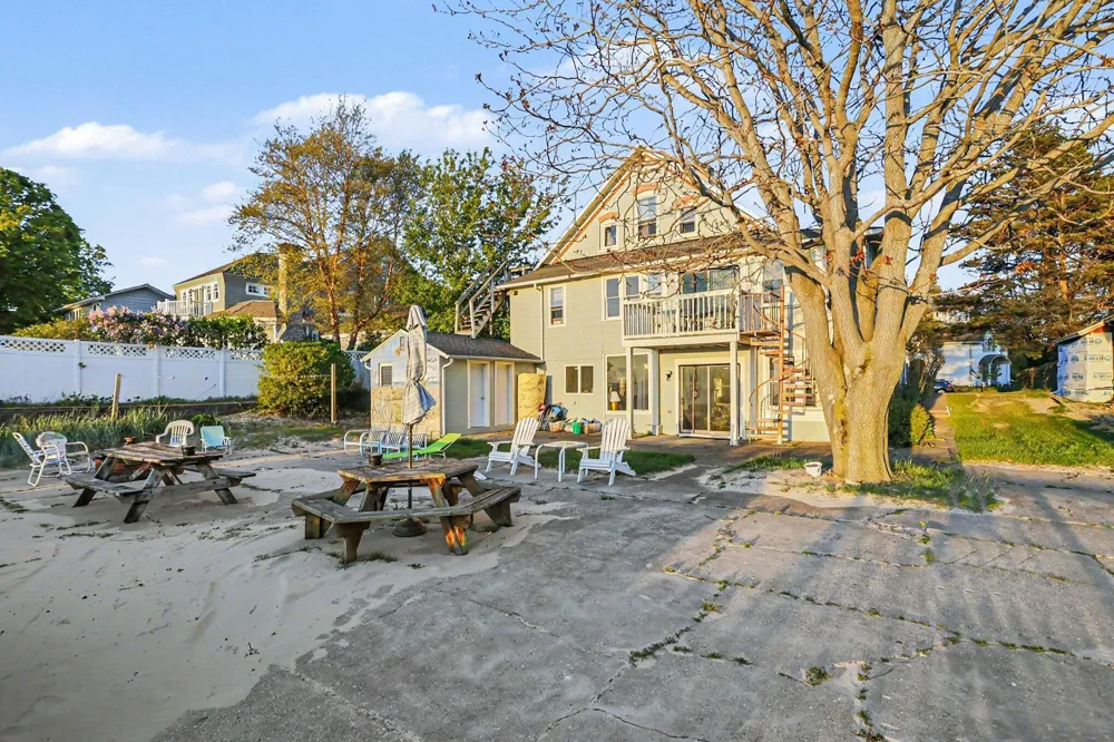 409 Shore Drive South Haven City, MI 49090