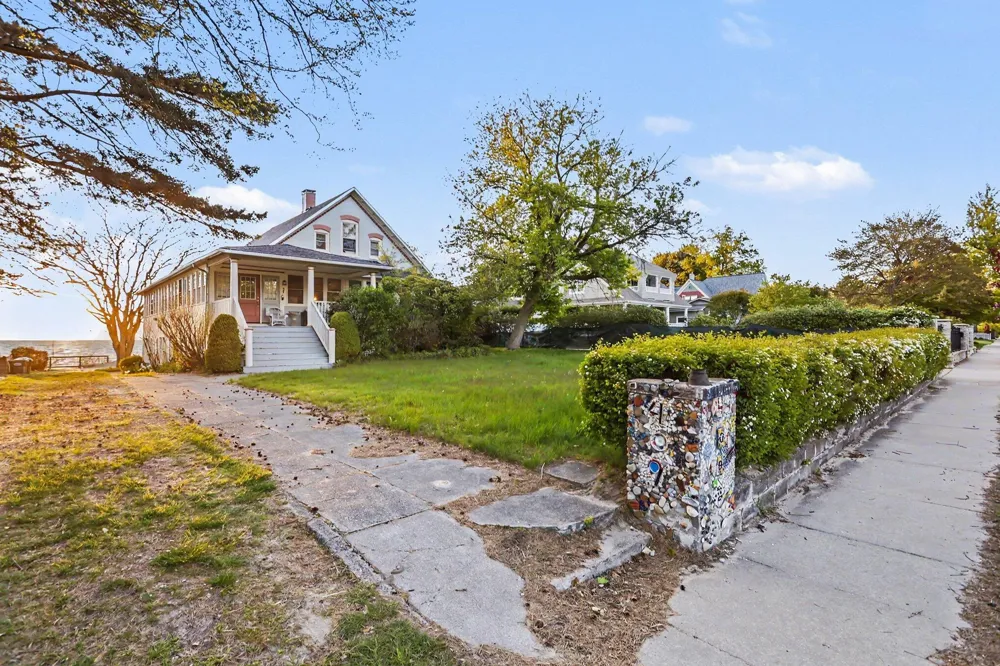 409 Shore Drive South Haven City, MI 49090