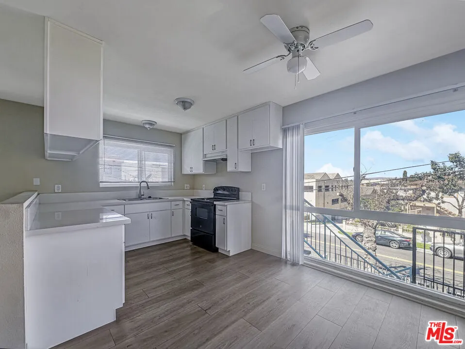 220 E Hyde Park #1 Inglewood, CA 90302
