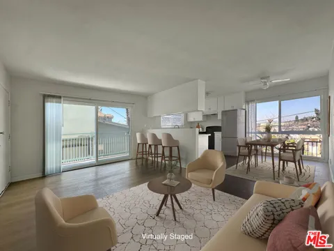 220 E Hyde Park #1