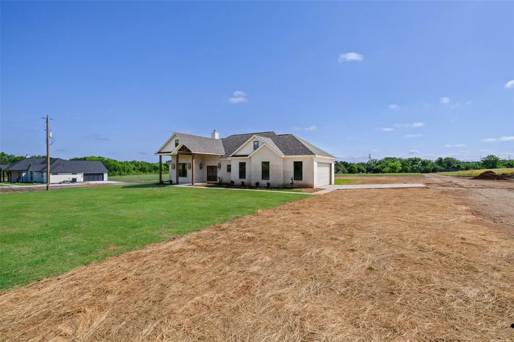 4406 Colony Road Granbury, TX 76048