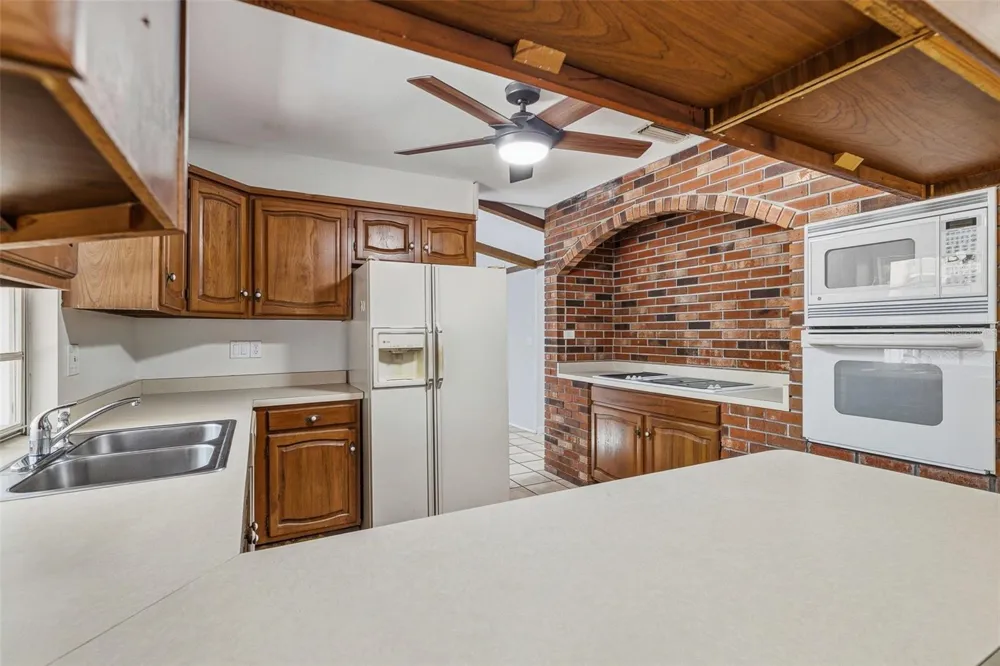 2749 GREENDALE DRIVE Sarasota, FL 34232