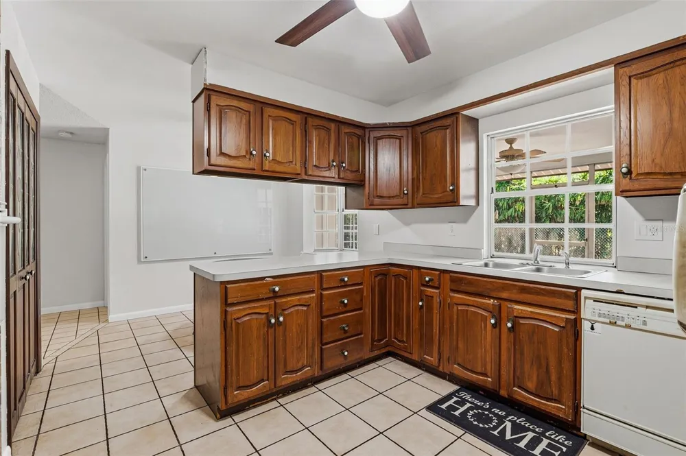 2749 GREENDALE DRIVE Sarasota, FL 34232