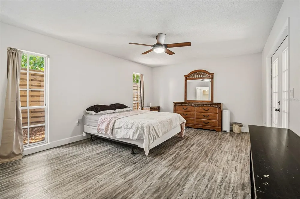 2749 GREENDALE DRIVE Sarasota, FL 34232
