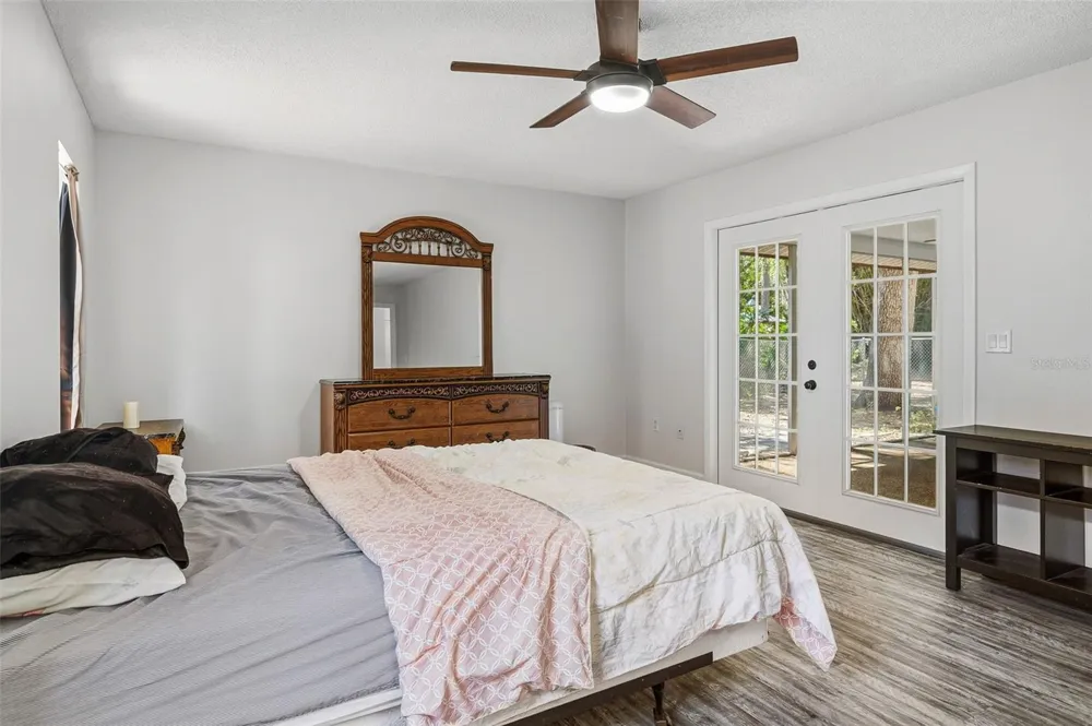 2749 GREENDALE DRIVE Sarasota, FL 34232