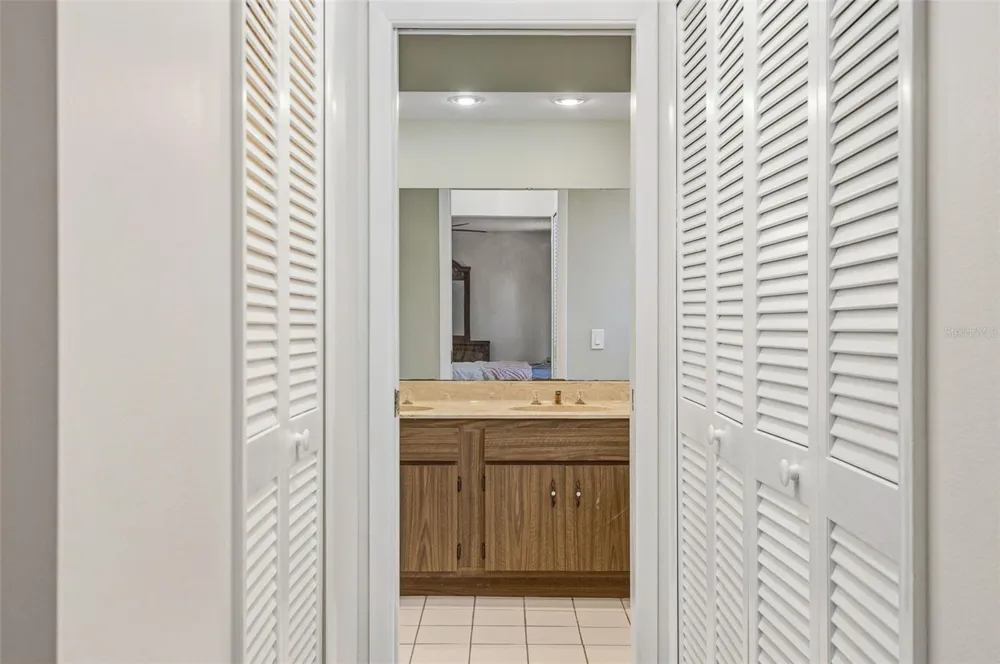 2749 GREENDALE DRIVE Sarasota, FL 34232