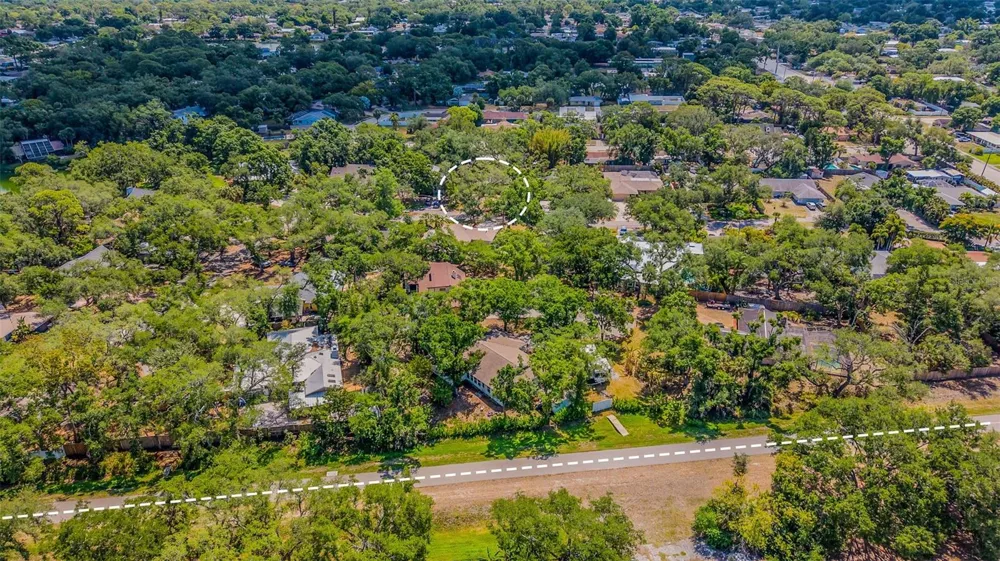 2749 GREENDALE DRIVE Sarasota, FL 34232