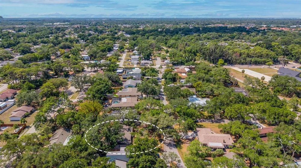 2749 GREENDALE DRIVE Sarasota, FL 34232