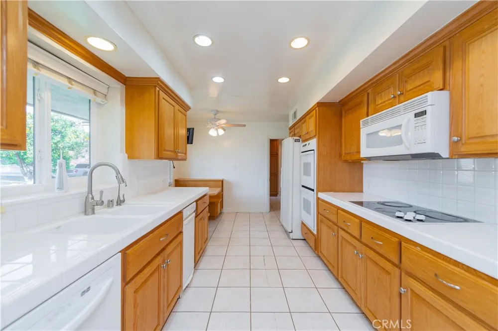 2847 Monte Verde Covina, CA 91724