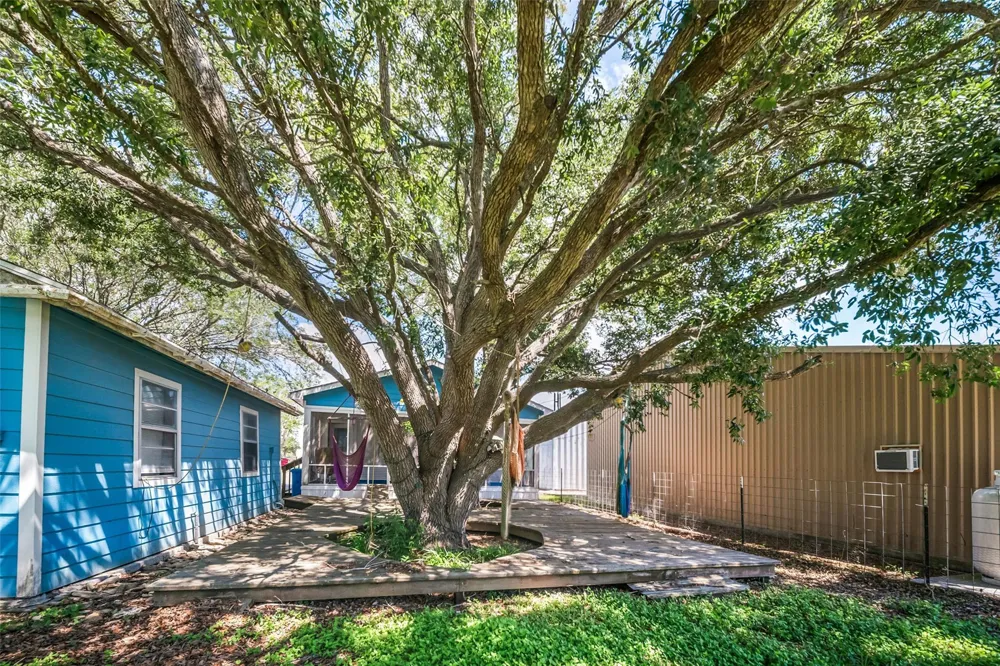 307 Center Street Matagorda, TX 77457