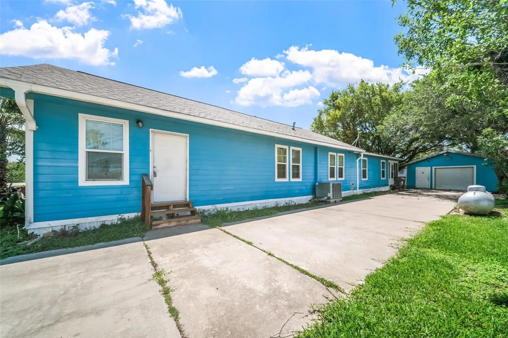 307 Center Street Matagorda, TX 77457