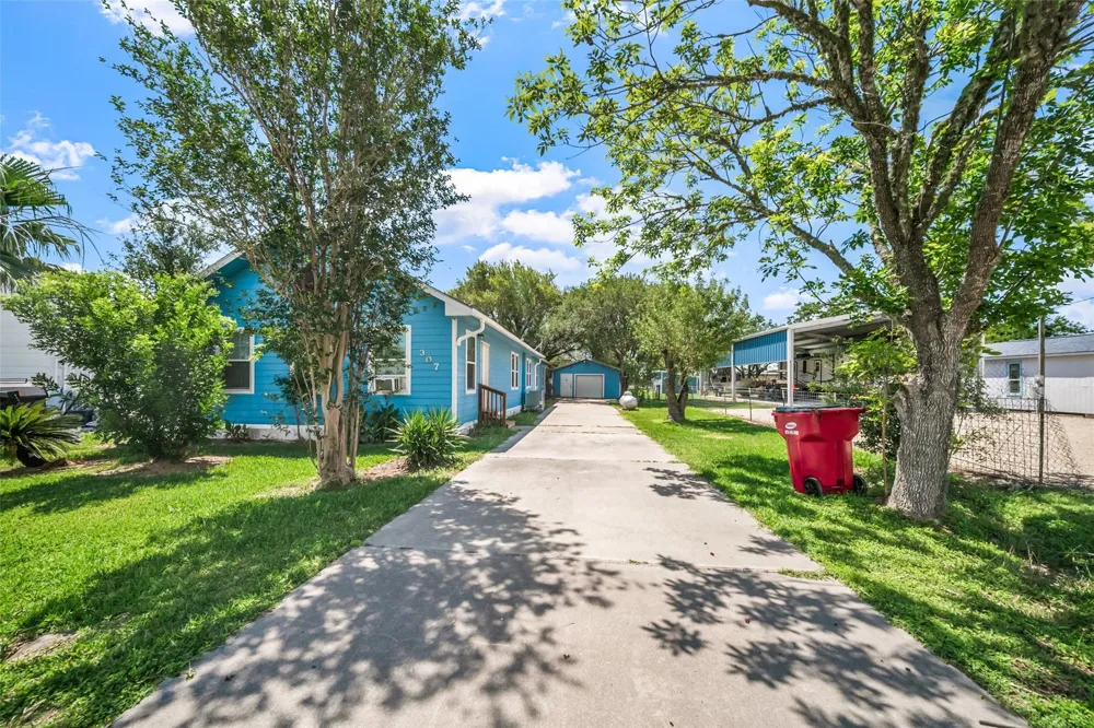 307 Center Street Matagorda, TX 77457