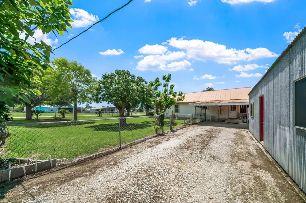 422 Caney Street Matagorda, TX 77457