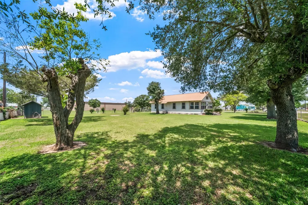 422 Caney Street Matagorda, TX 77457