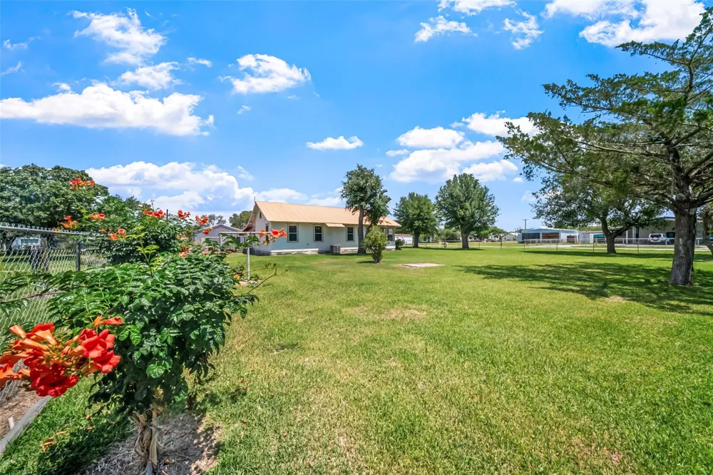 422 Caney Street Matagorda, TX 77457